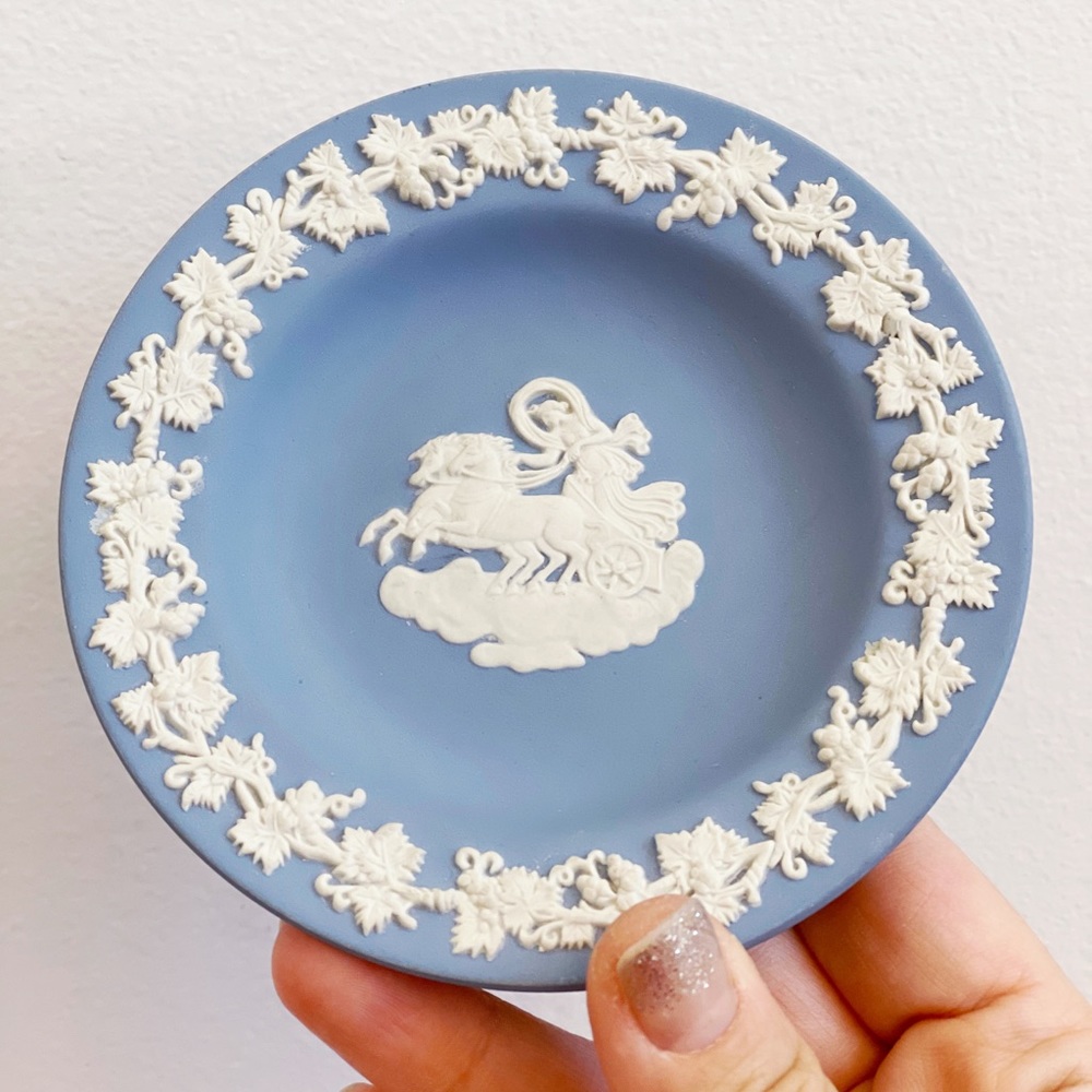 Wedgwood Blue Woman Chariot Trinket Jewelry Dish